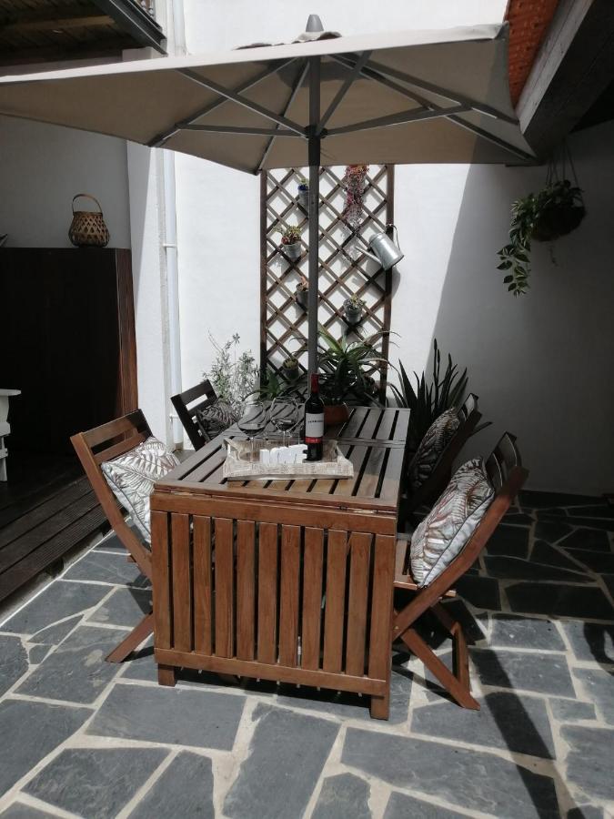 Courtyard House - Sun, Barbecue, Beach 세심브라 외부 사진